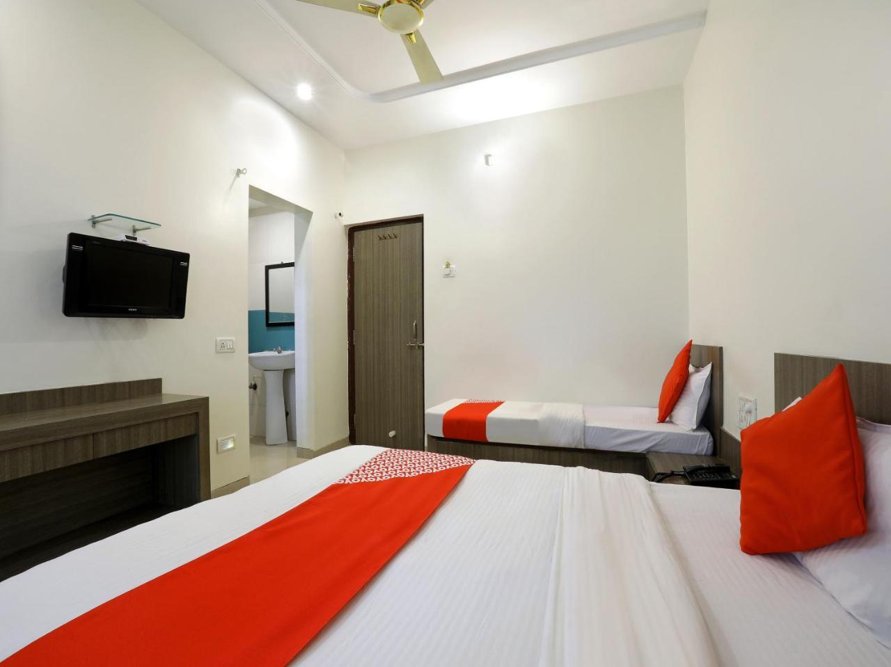 Oyo 4198 Hotel Shri Sai Murli Shirdi Εξωτερικό φωτογραφία