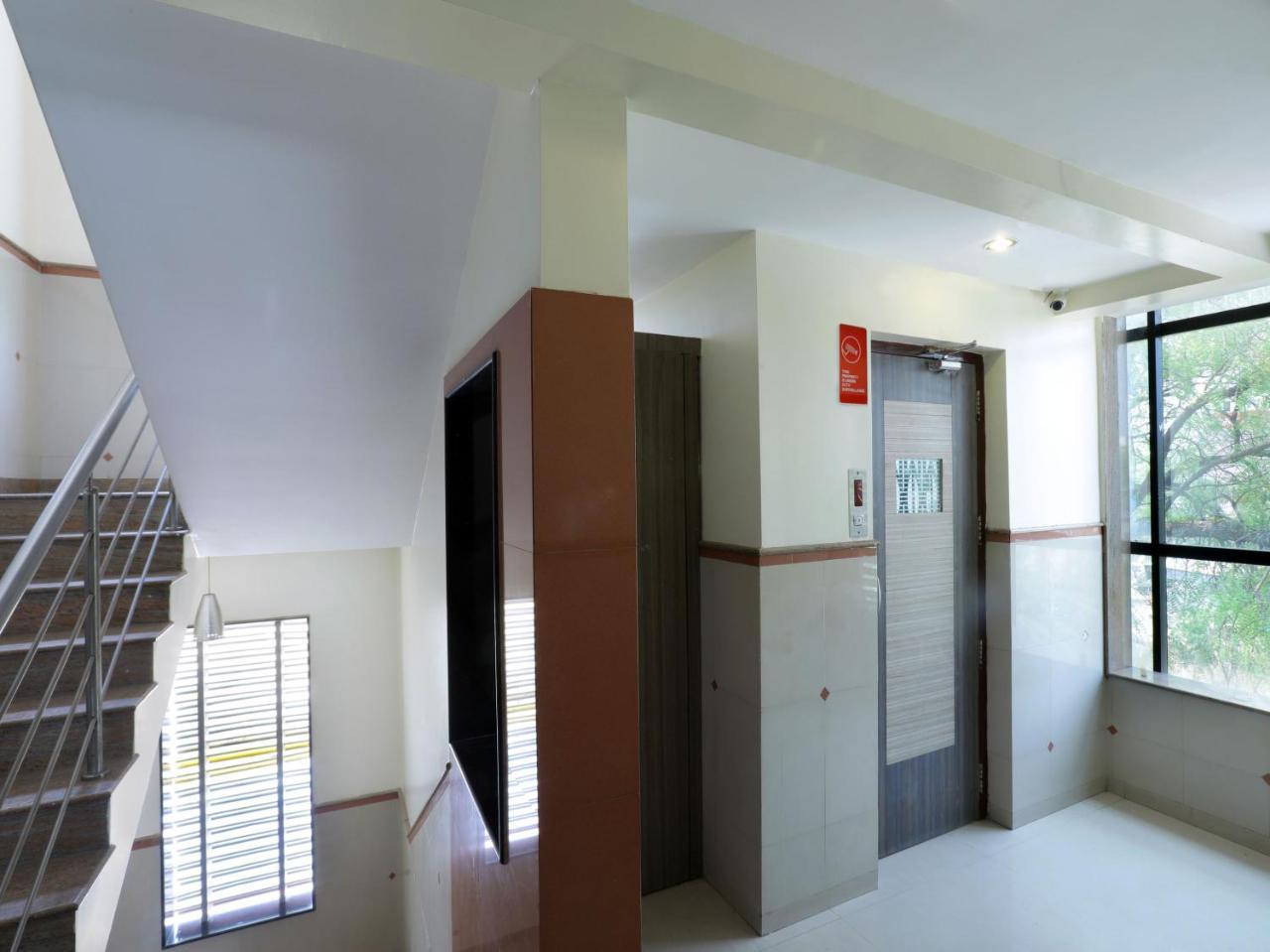 Oyo 4198 Hotel Shri Sai Murli Shirdi Εξωτερικό φωτογραφία